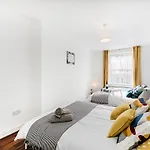 Cs Apartments Queensway